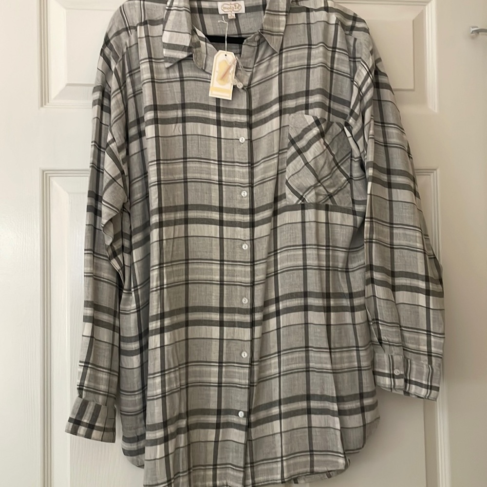 NWT Mudpie lightweight flannel tunic top.. cute gray/white plaid with pocket